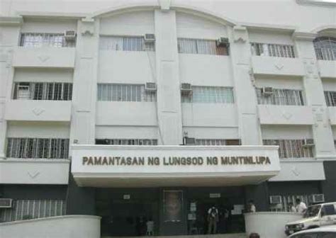 Estasyon ng Muntinlupa .